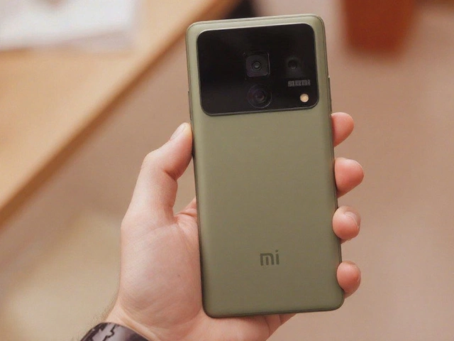 Xiaomi 17 Pro Max बनाम iPhone 17 Pro Max: कौन सा प्रीमियम फ़ोन चुनें?